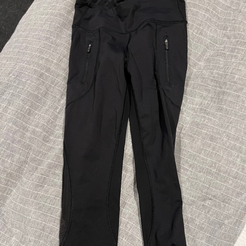 Lululemon Leggings - Size 4 Capri - Black
